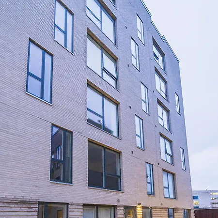 Beautiful 2-bed Wbalcony In North Harbour *